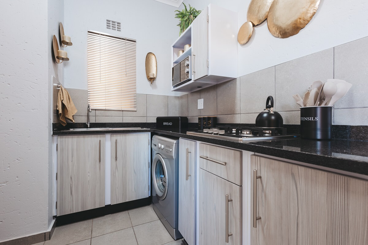 BACHELOR Unit 3 Photo