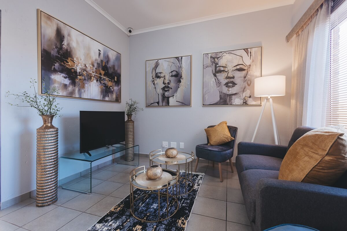 BACHELOR Unit 7 Photo